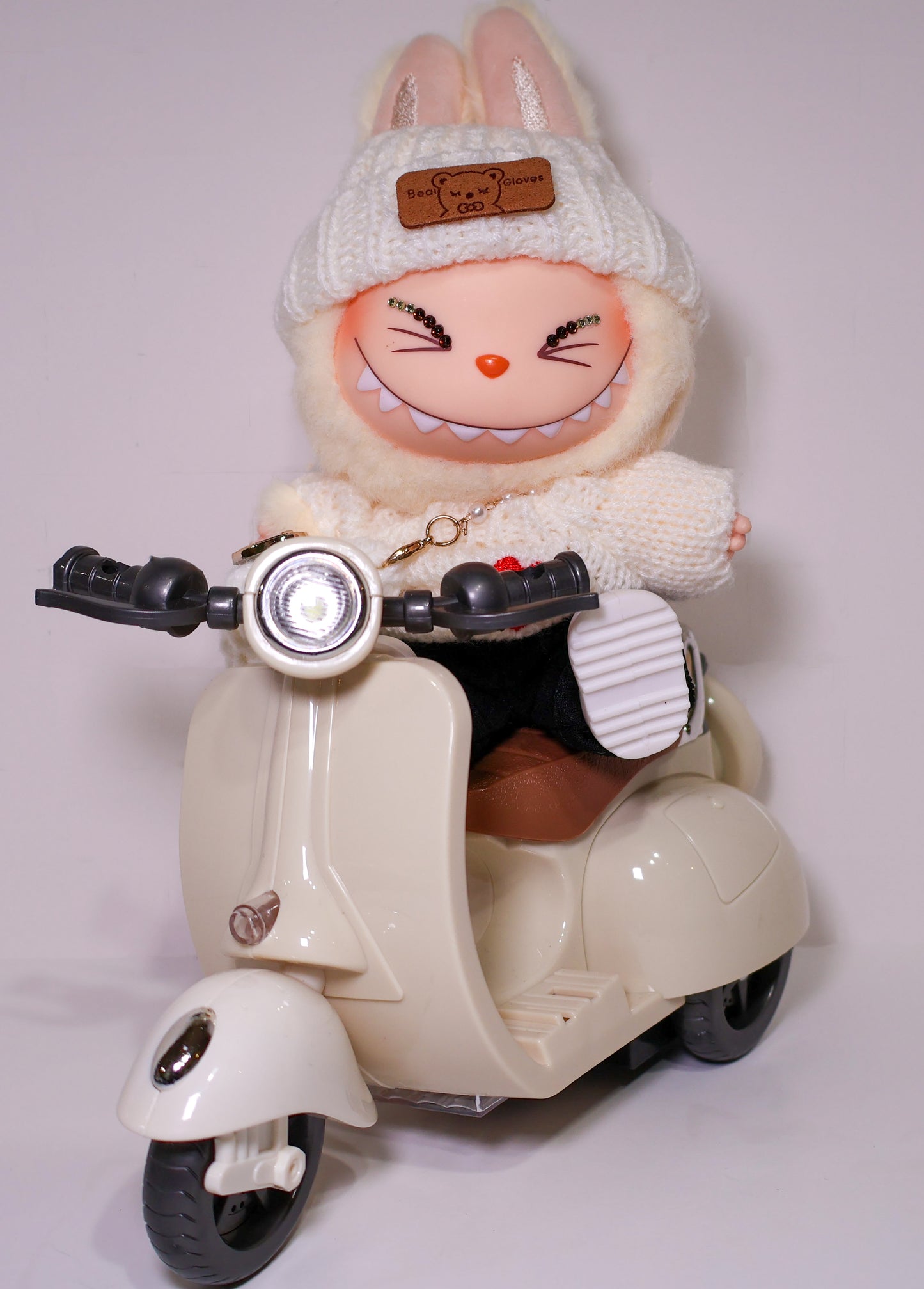 Cozy Cream Winter Outfit Set – Knit Hat & Sweater for Labubu