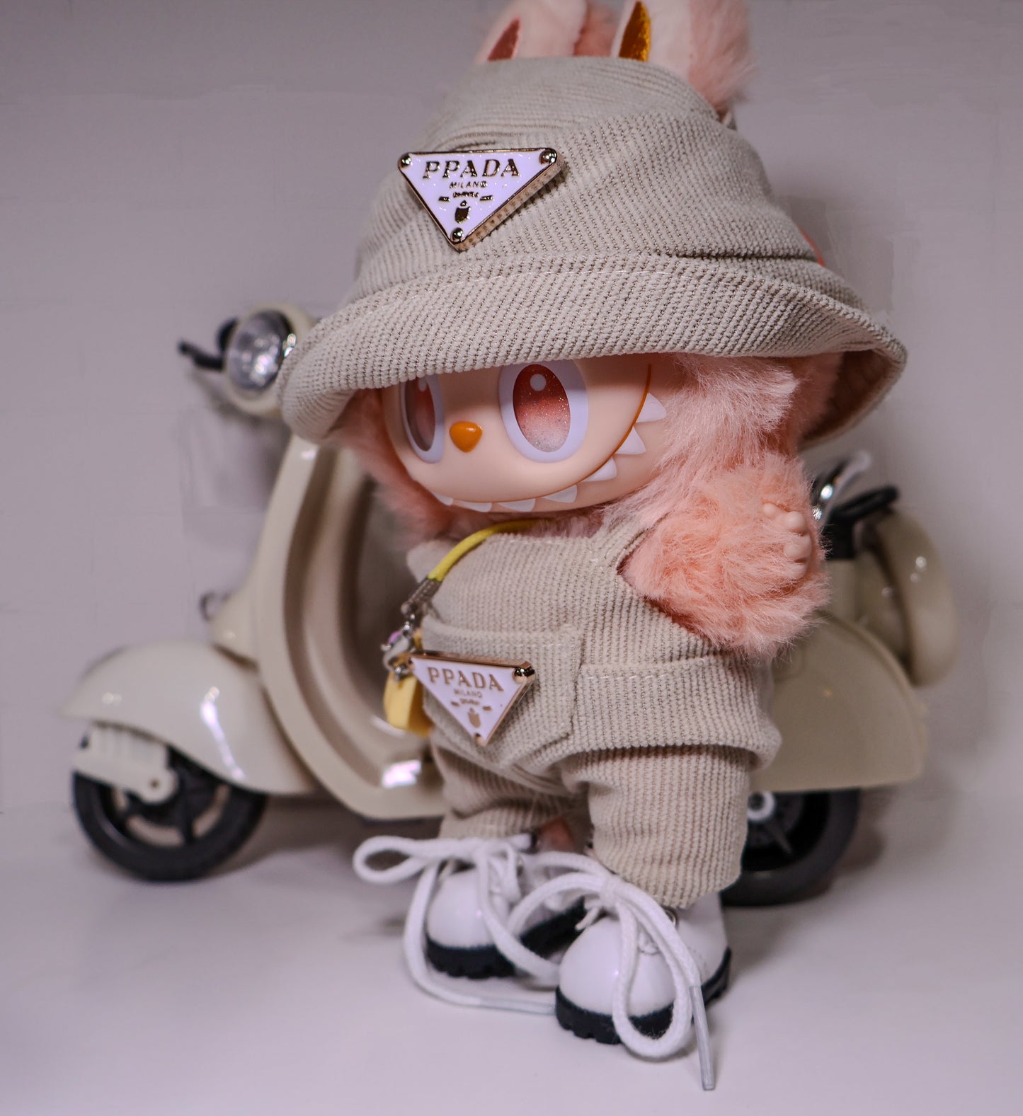 Beige Streetwear Outfit Set – Designer-Inspired Fashion for Labubu