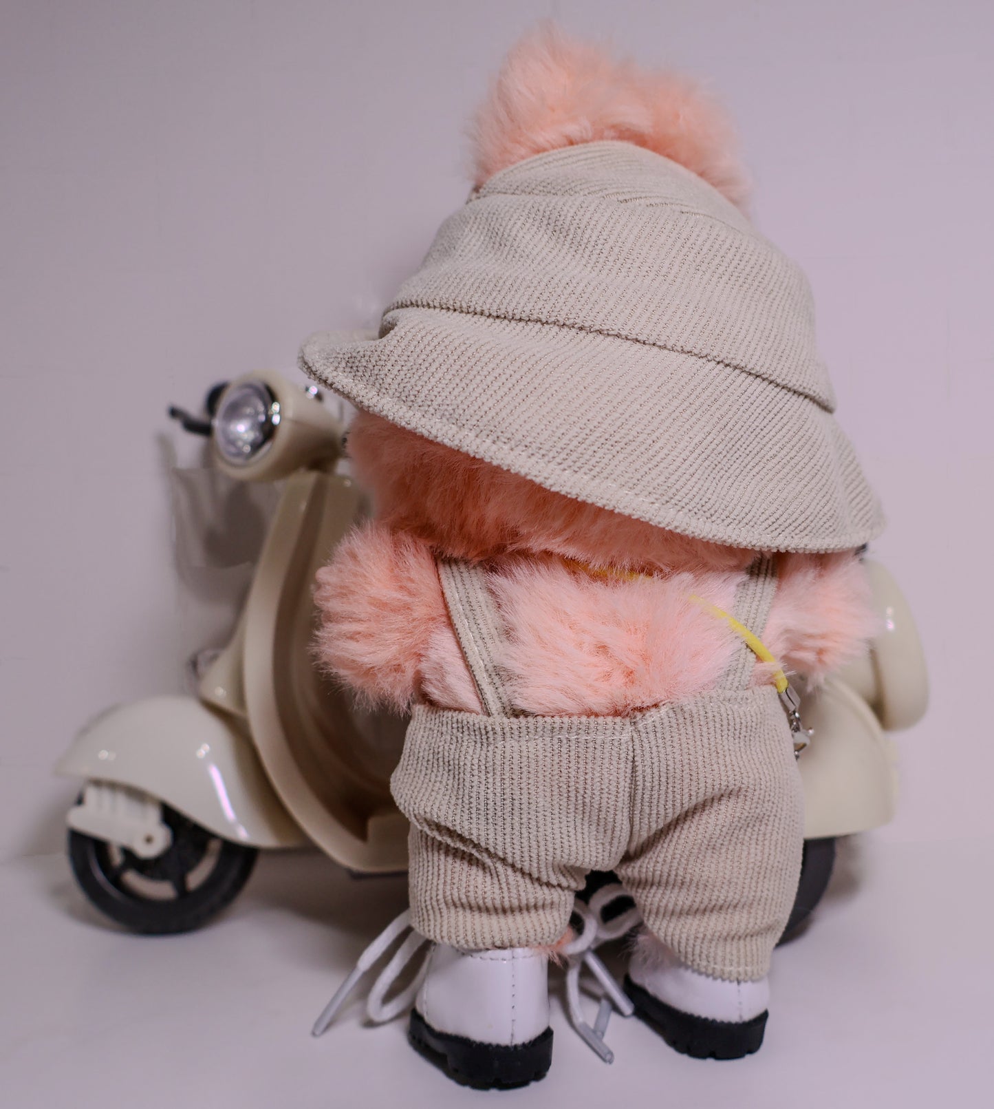 Beige Streetwear Outfit Set – Designer-Inspired Fashion for Labubu