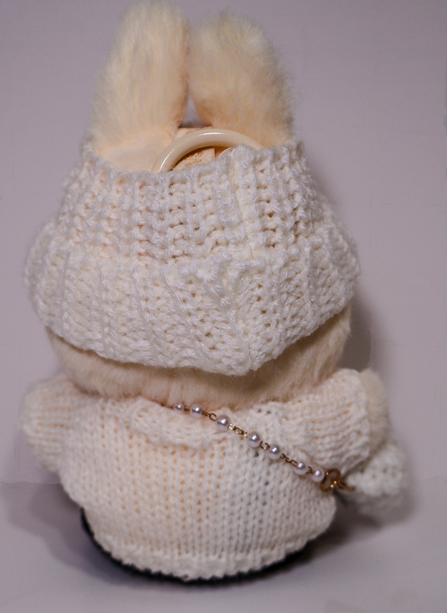Cozy Cream Winter Outfit Set – Knit Hat & Sweater for Labubu