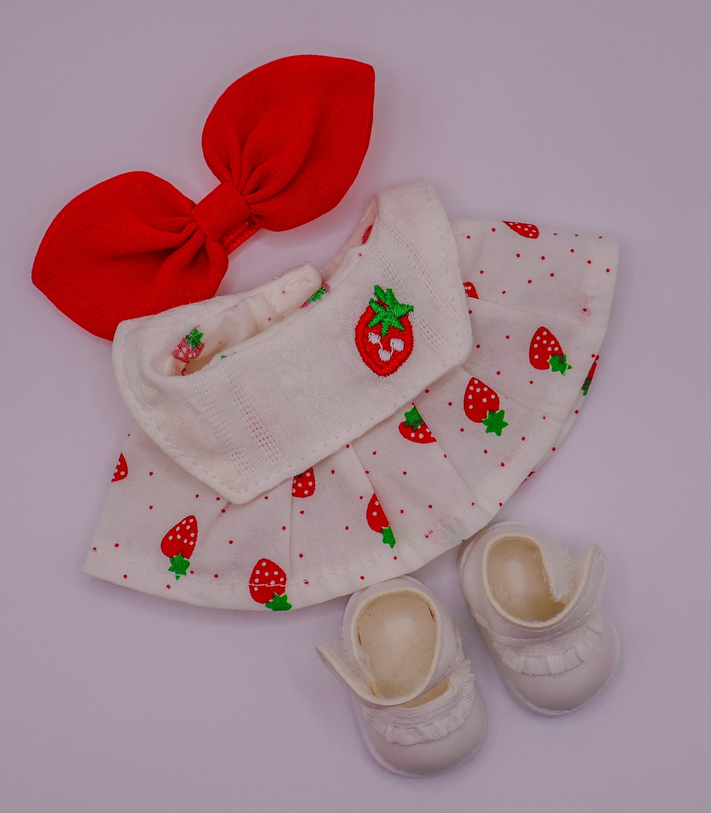 Strawberry Sweet Labubu – Red Bow & Strawberry Dress Collectible Figure
