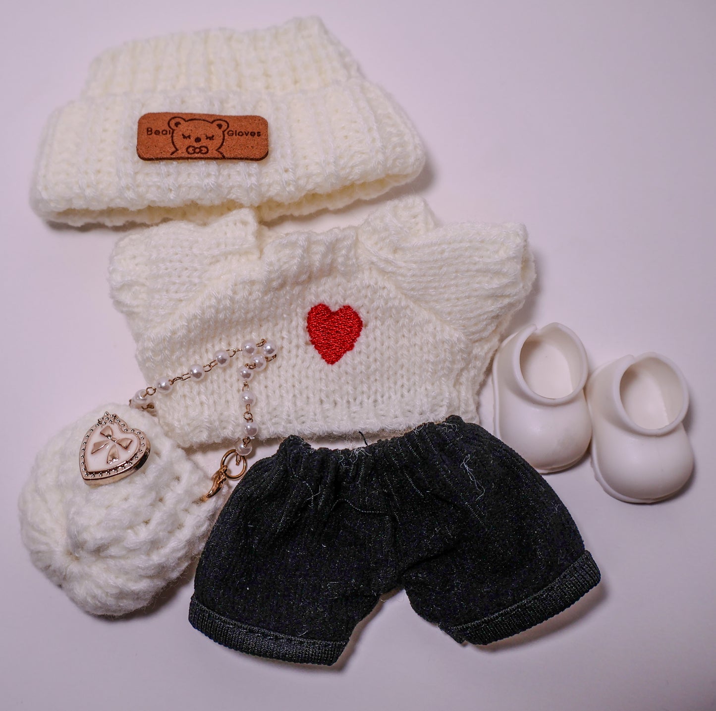 Cozy Cream Winter Outfit Set – Knit Hat & Sweater for Labubu
